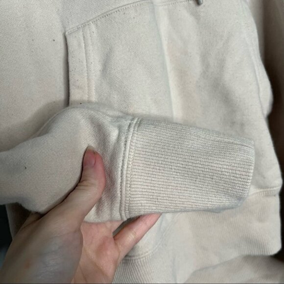 Jean Michel-Basquiat x Looney Toons Uniqlo Sweatshirt Collaboration - Picture 3 of 7